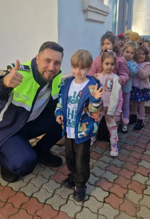 Foto Siguranța în trafic, predată pe înțelesul copiilor la Grădinița „Sfânta Ana”