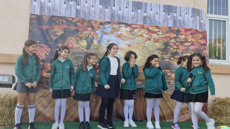Foto Festivalul Toamnei, sărbătoarea culorilor, a talentului și a comunității la Școala Decebal din Craiova