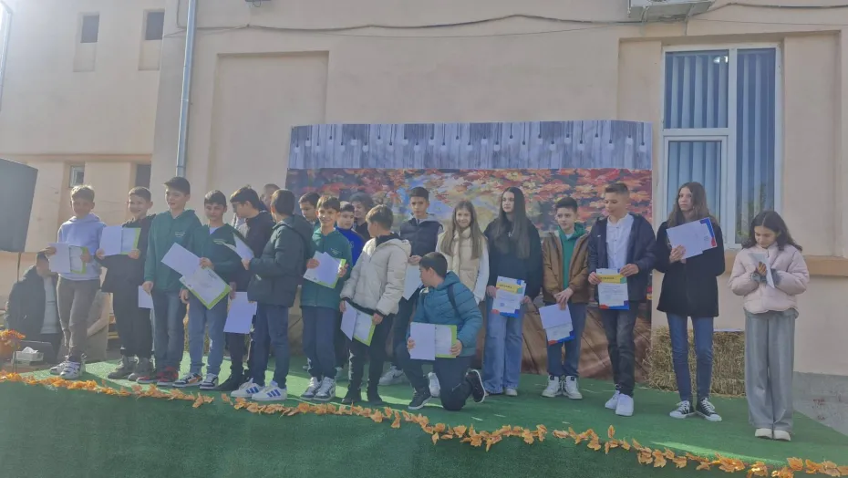 Foto Festivalul Toamnei, sărbătoarea culorilor, a talentului și a comunității la Școala Decebal din Craiova