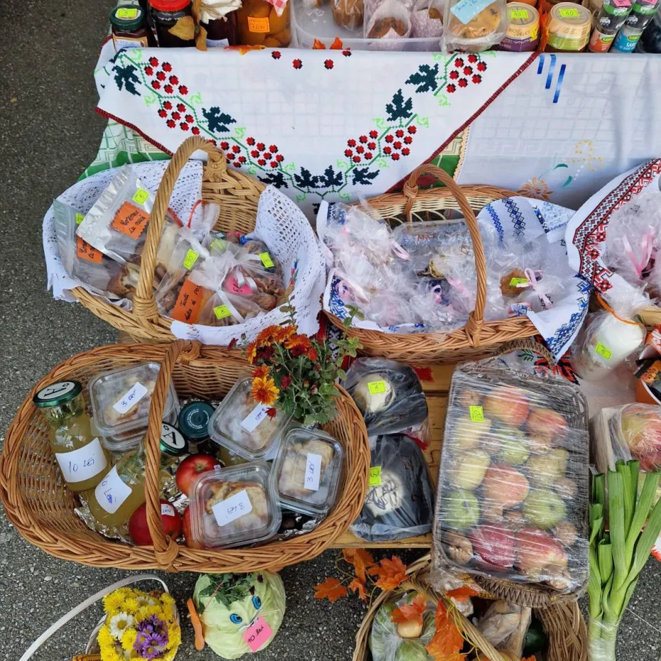 Foto Festivalul Toamnei, sărbătoarea culorilor, a talentului și a comunității la Școala Decebal din Craiova