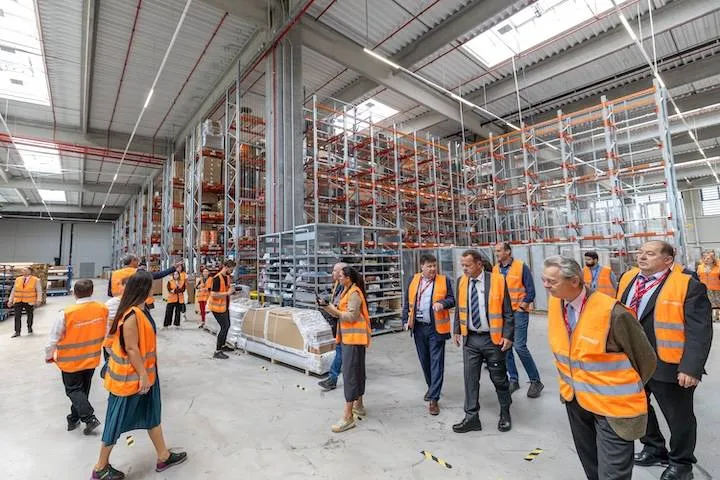 Foto Zilele Info Schrack Technik 2025 la Craiova – soluții electrice inteligente prezentate în premieră viitorilor ingineri, clienților și partenerilor