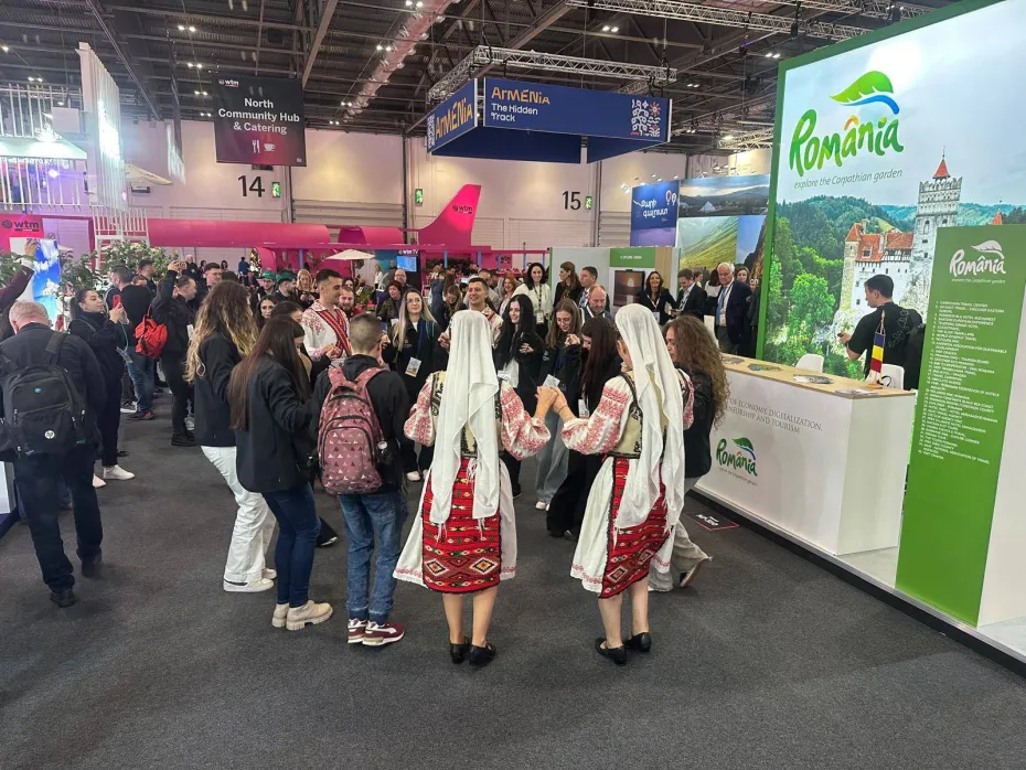 Foto Craiova își pune straiele de sărbătoare și la Londra. Târgul de Crăciun, atracția principală