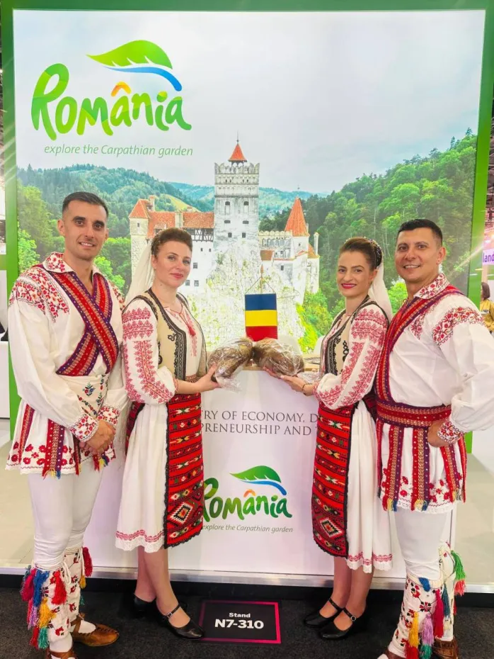 Foto Craiova își pune straiele de sărbătoare și la Londra. Târgul de Crăciun, atracția principală