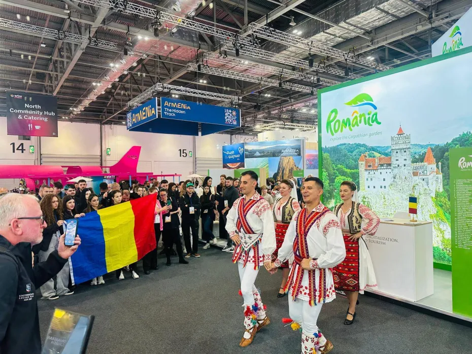 Foto Craiova își pune straiele de sărbătoare și la Londra. Târgul de Crăciun, atracția principală