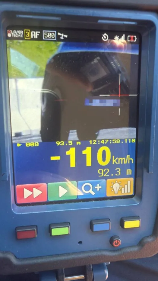 Foto Polițiștii rutieri au verificat peste 160 de persoane pe DN 6. Viteze extreme în localitate