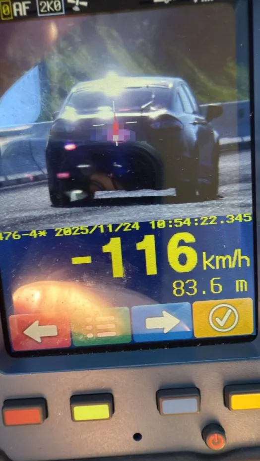 Foto Polițiștii rutieri au verificat peste 160 de persoane pe DN 6. Viteze extreme în localitate