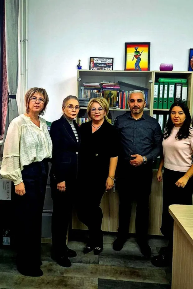 Foto Asociația Maxwell și Școala Mihai Viteazul din Craiova, dialog despre alegeri 