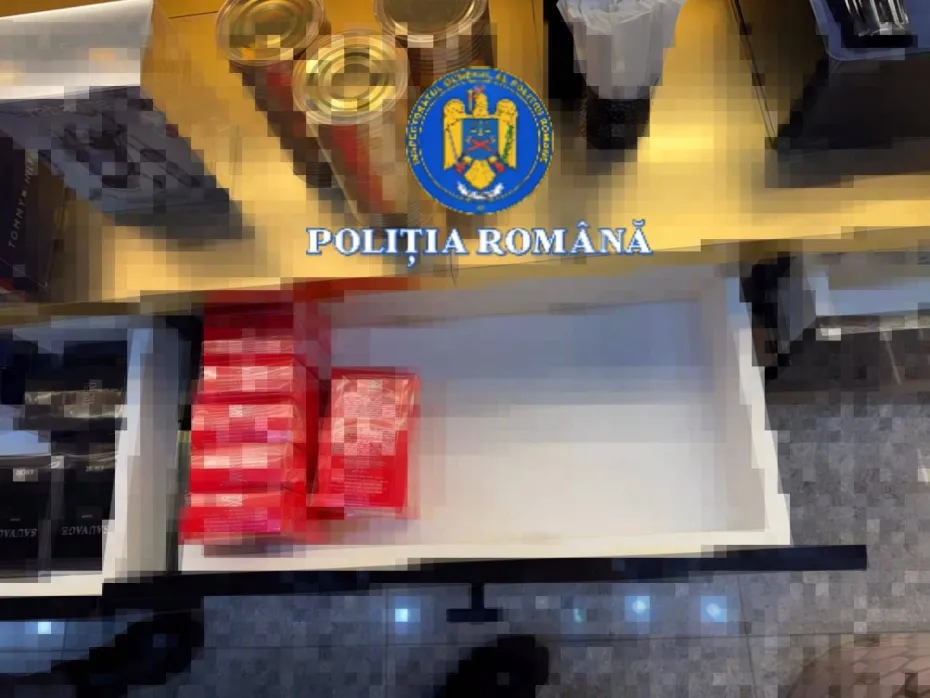 Foto Acțiune a Poliției Economice în Craiova. Patru infracțiuni constatate și sute de produse confiscate