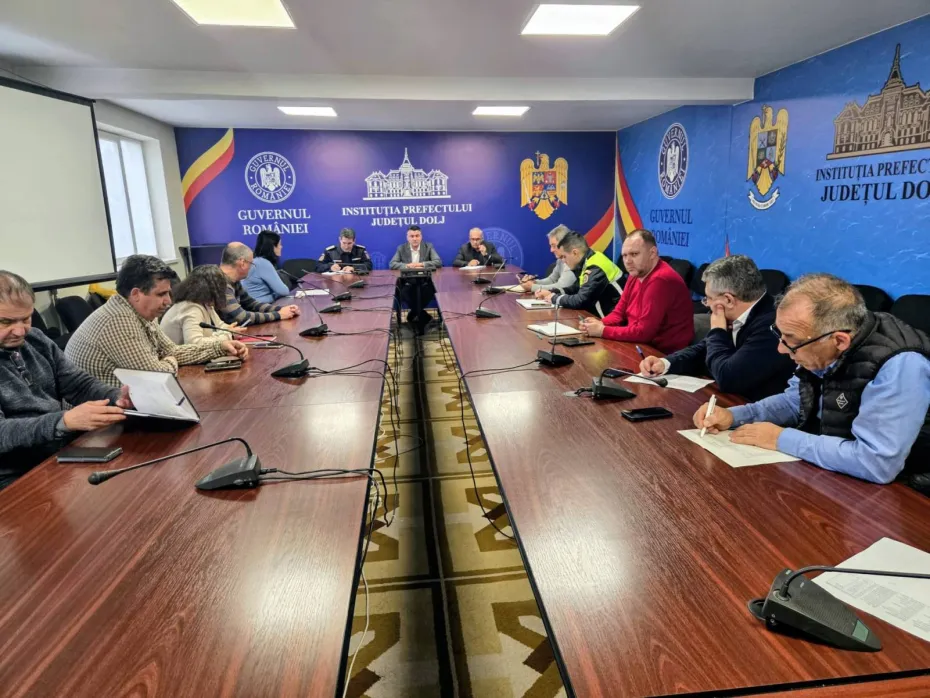 Foto Autoritățile din Dolj se pregătesc pentru viscol. Cod galben până pe 25 decembrie