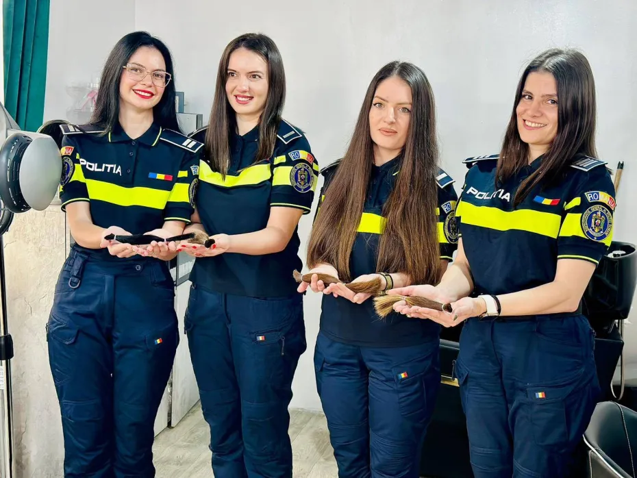 Foto Polițiste din Gorj au donat păr pentru femeile bolnave de cancer, de Ziua Internațională de Luptă Împotriva Cancerului