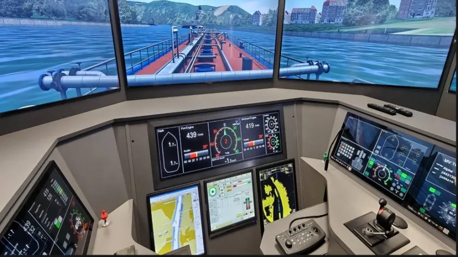 Foto Premieră europeană în formarea profesională în domeniul navigației interioare la UCV