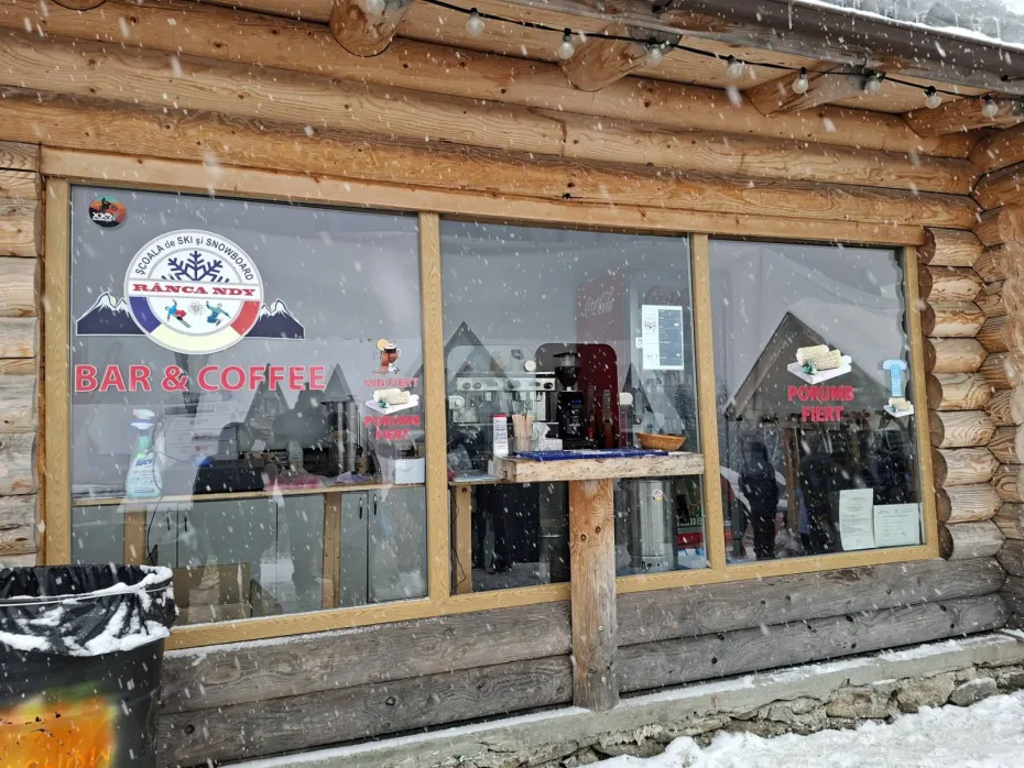 Foto Vacanță de schi pentru toate vârstele, lecții, săniuș și distracție la Rânca