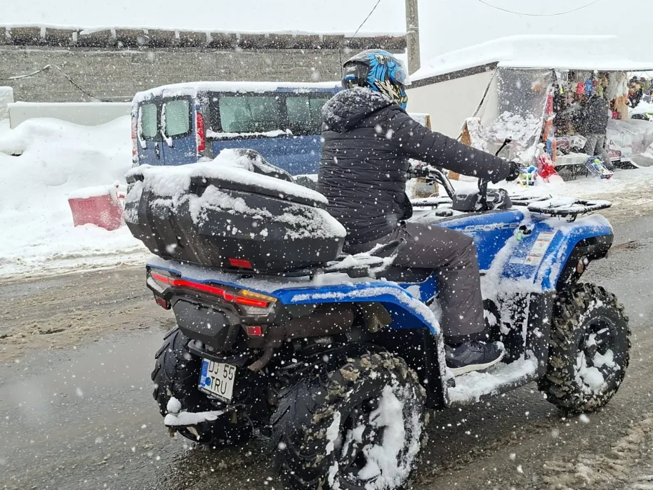 Foto Vacanță de schi pentru toate vârstele, lecții, săniuș și distracție la Rânca