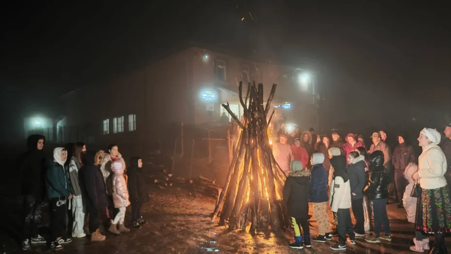 Foto Focurile primăverii. Lăsatul secului de brânză, tradiții vii în satele Olteniei 