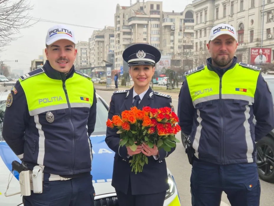 Foto Început de primăvară marcat printr-o acțiune rutieră cu flori și recomandări