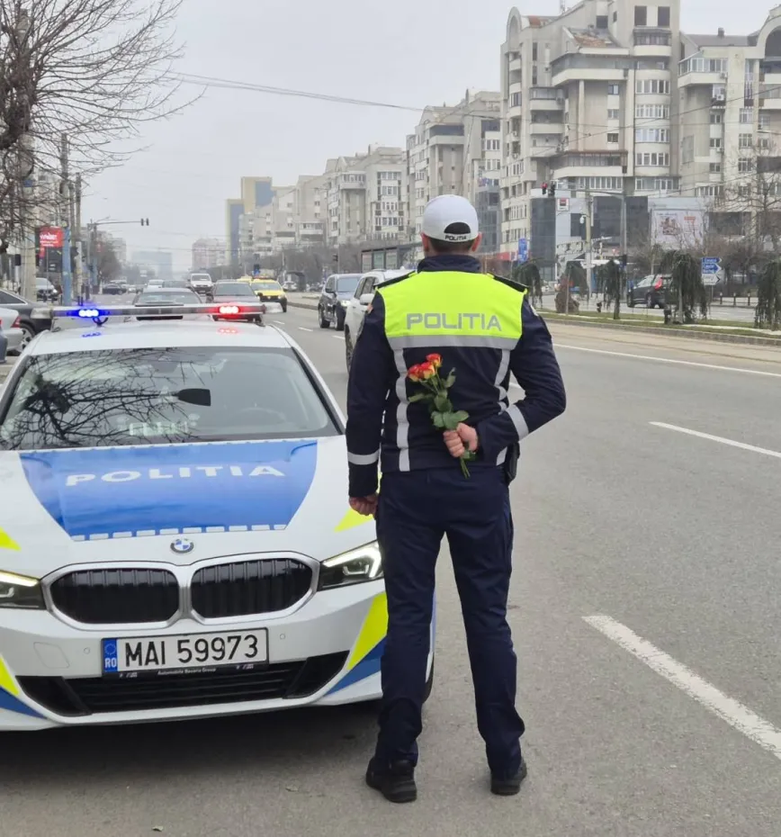 Foto Început de primăvară marcat printr-o acțiune rutieră cu flori și recomandări