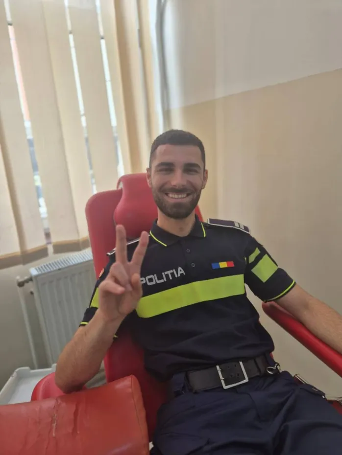Foto Solidaritate în acțiune. Polițiștii doljeni donează sânge de Ziua Poliției Române