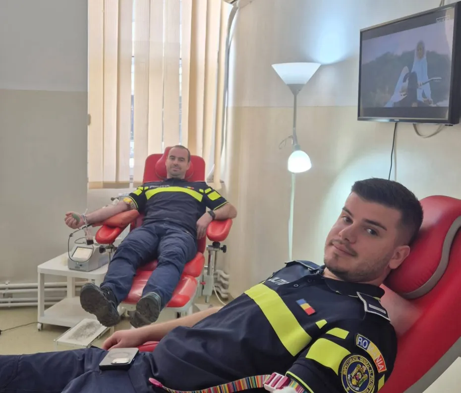 Foto Solidaritate în acțiune. Polițiștii doljeni donează sânge de Ziua Poliției Române