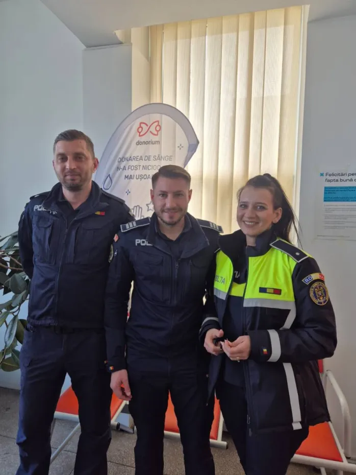 Foto Solidaritate în acțiune. Polițiștii doljeni donează sânge de Ziua Poliției Române