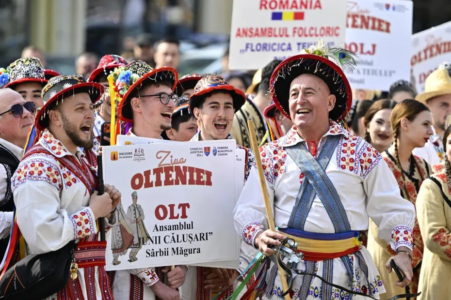 Foto Ziua Olteniei, sărbătorită prin joc și port popular la Craiova