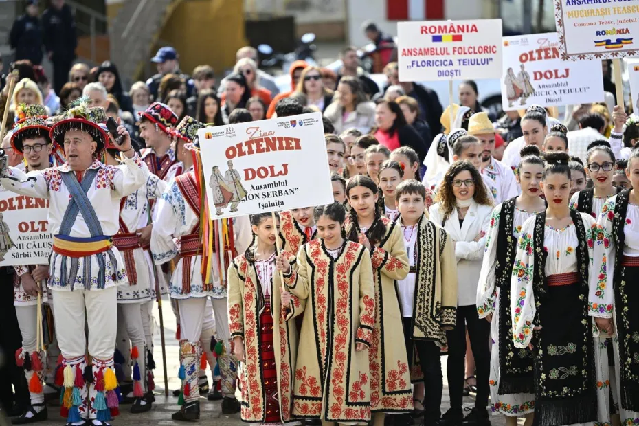 Foto Ziua Olteniei, sărbătorită prin joc și port popular la Craiova