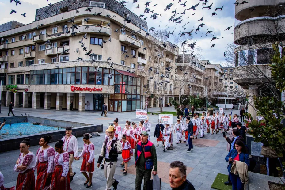 Foto Ziua Olteniei, sărbătorită prin joc și port popular la Craiova