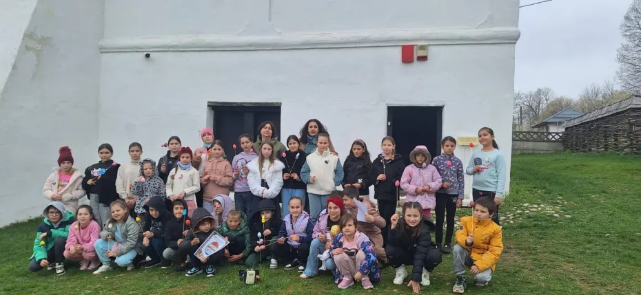 Foto Ateliere creative pentru copii la Cula Cernăteștilor