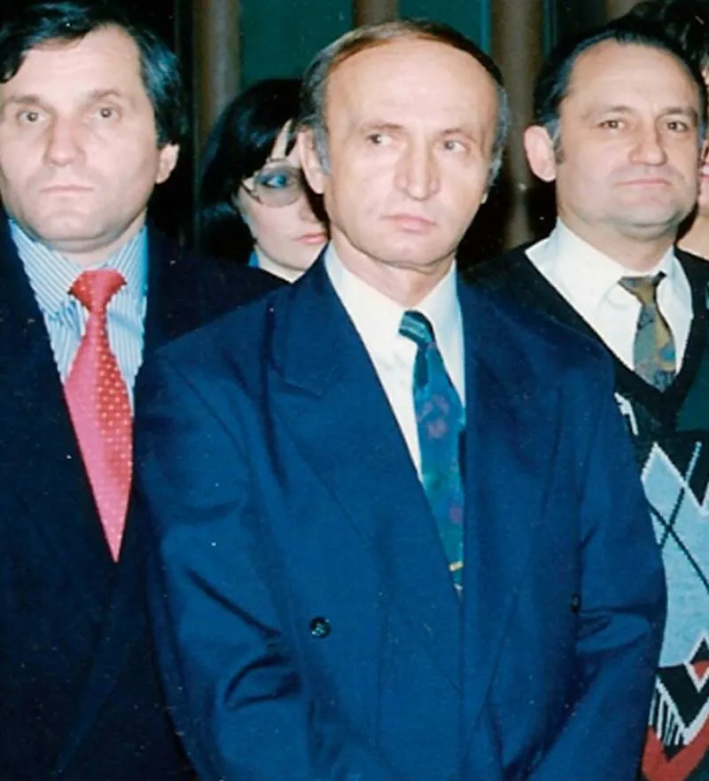 Foto VIRGIL DUMITRESCU - UN POET DE RAFTUL ÎNTÂI