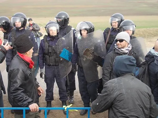 Foto Craioveni In infernul de la Pungeşti