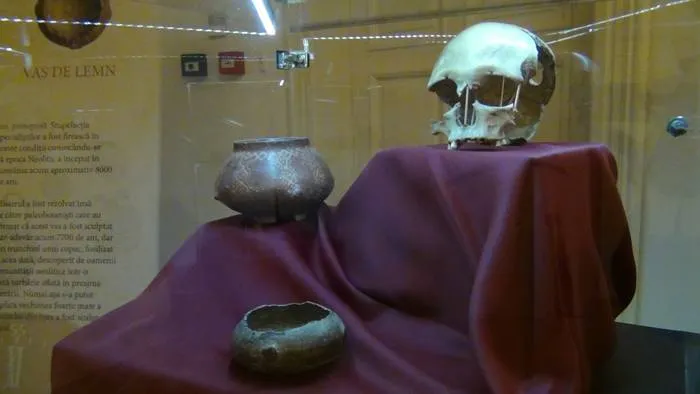 Foto «Raritaţi din Colecţia Muzeului Olteniei», o expoziţie emblematică