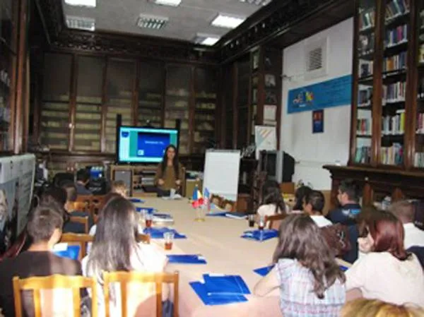 Foto American Corner - una dintre cele mai productive secţii al Bibliotecii «Aman»