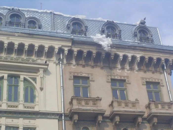 Foto «Cade, dă-te bă, că cade!»