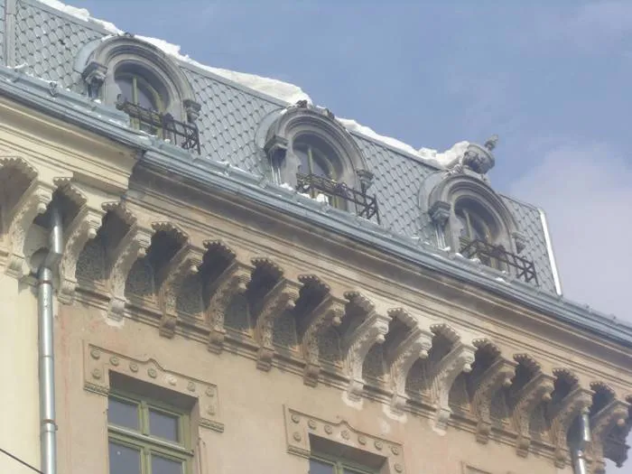 Foto «Cade, dă-te bă, că cade!»