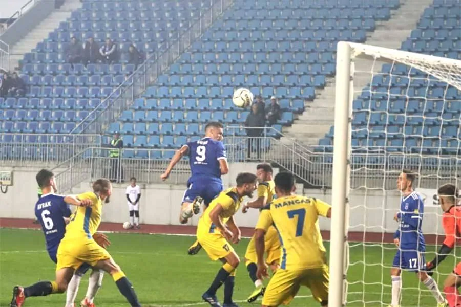Foto Spectacol la Târgu Jiu. Știința Craiova își continuă marșul spre Liga a doua!