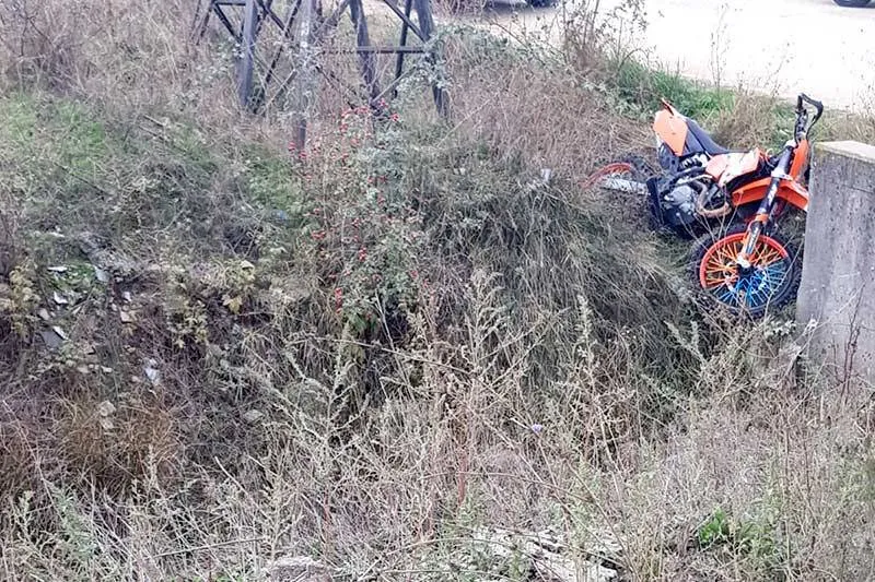 Foto Motociclist de 16 ani, din Găneasa, grav rănit într-un accident rutier 