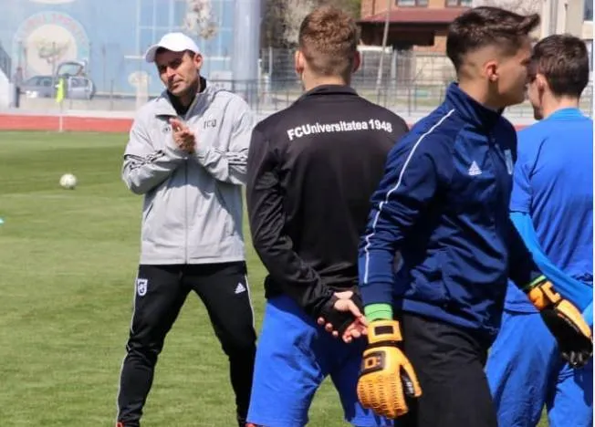 Foto EXCLUSIV. FCU s-a antrenat pe stadionul de atletism din Bănie. Lotul oprit de Trică pentru meciul cu Poli!