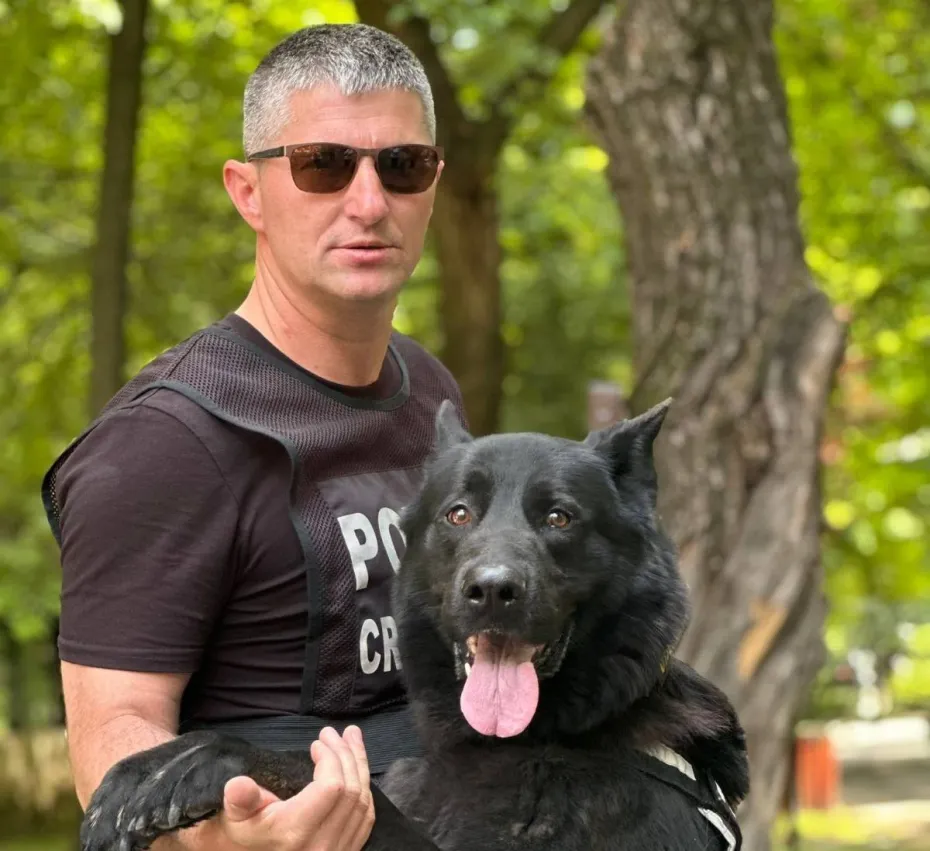 Foto Polițiști de poveste: Eugen și partenerii săi necuvântători