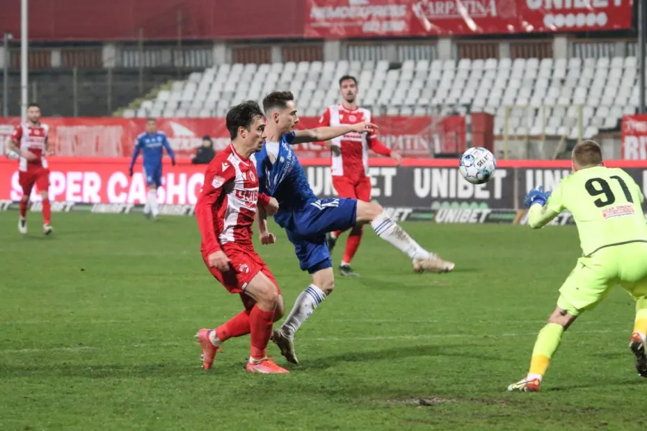 Foto Fotbaliștii Științei le-au oferit flori doamnelor și domnișoarelor de 8 Martie!