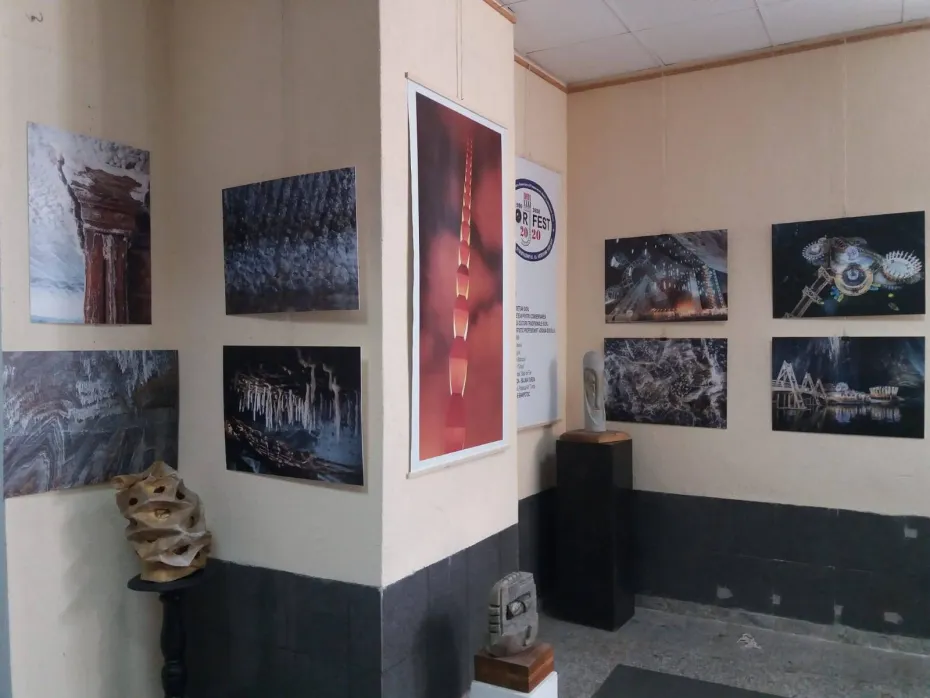 Foto Fotografii ale craiovenilor Remus Badea și Marinel Tira, expuse la Festivalului Artelor Vizuale “GORJFEST”
