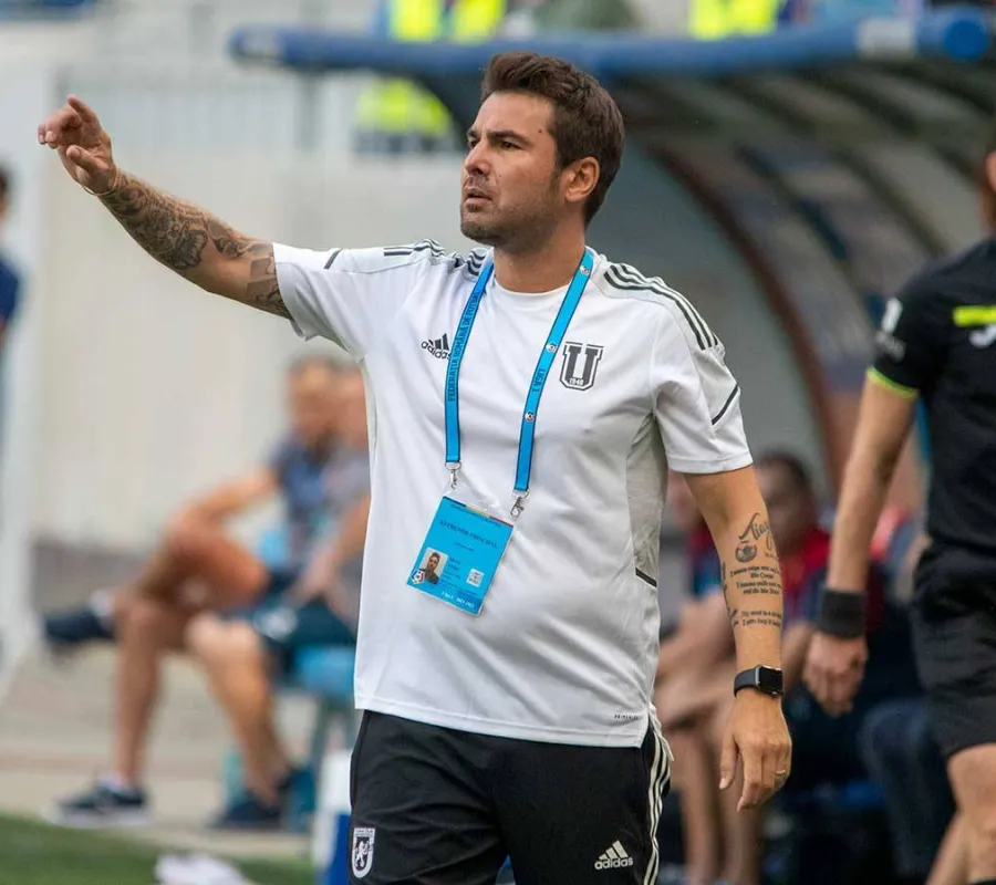 Foto 𝗔𝗱𝗿𝗶𝗮𝗻 𝗠𝘂𝘁𝘂: „M-am simțit bine la FCU și îi doresc să revină în Liga 1“. Ce a spus și de Adrian Mititelu