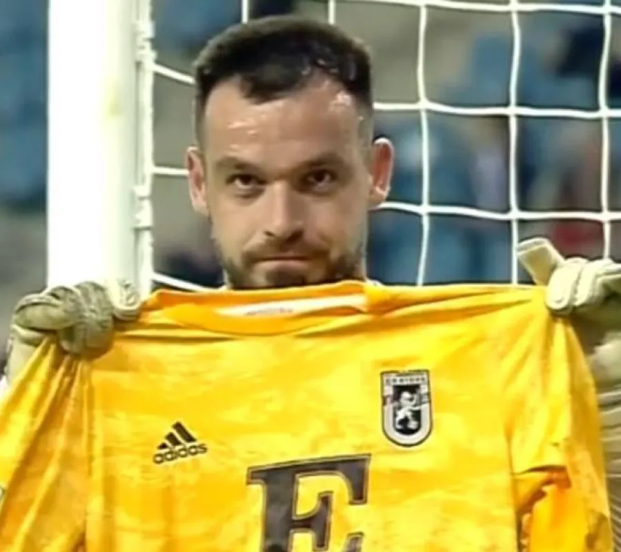 Foto Fostul portar al lui FCU a sfidat-o pe CSU pe arena „Ion Oblemenco“