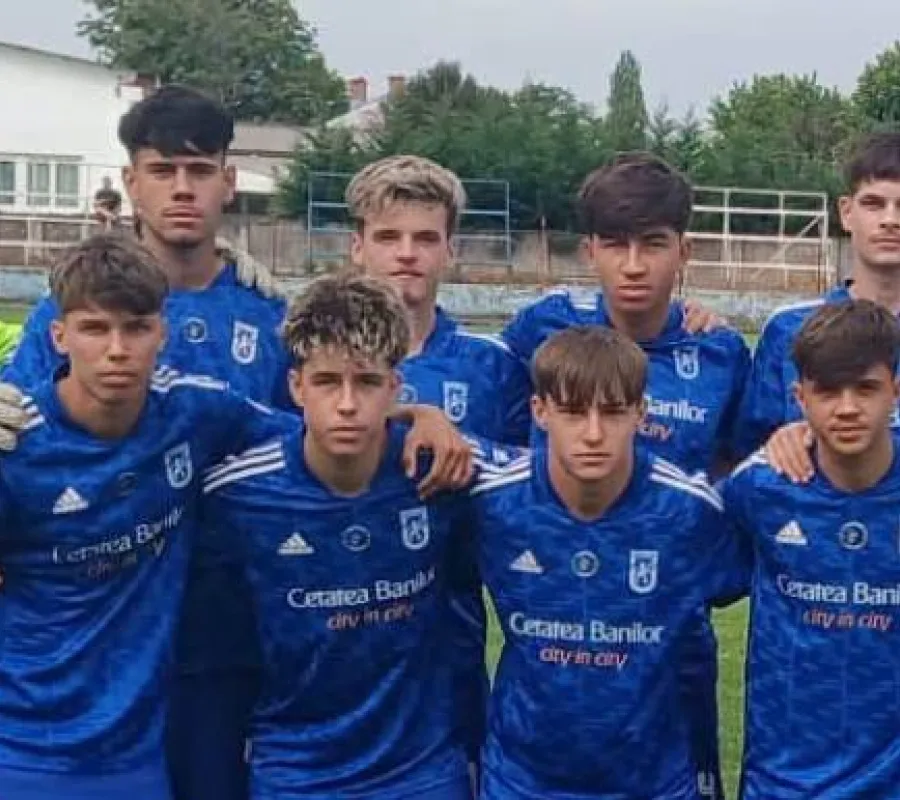 Foto Înfrângere pentru „puștii“ lui Fane Stoica. Amărăștii De Jos-FCU 5-2