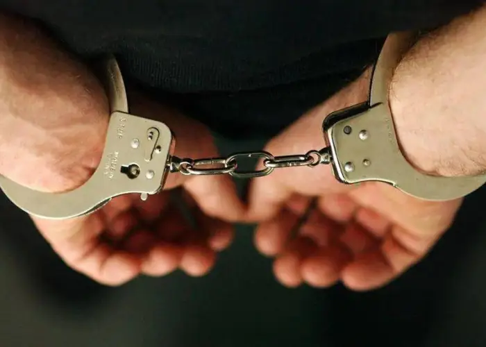 Foto Un bărbat din Gorj, acuzat că a luat bani din gestiunea firmei unde lucra