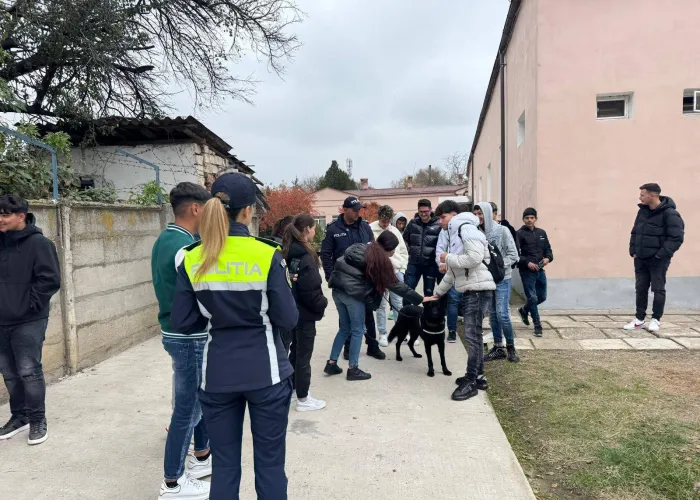 Foot Campanie de siguranță în unitățile de învățământ preuniversitar din Dolj