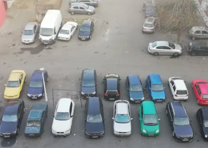 Foot Bucurie pentru buget, durere pentru șoferi. Craiova introduce parcări cu patru tipuri de plată