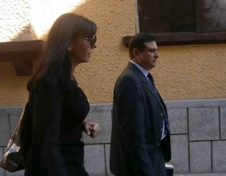 Foto Suspiciuni de mită pentru diplome de licenţă