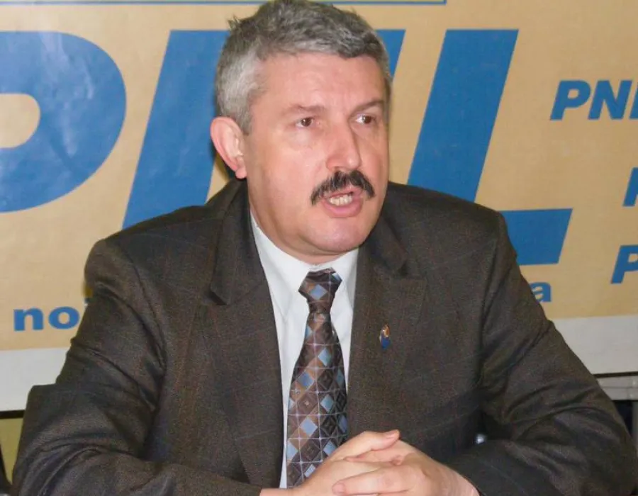 Foto VIDEO / Frâncu, reţinut de procurorii DNA