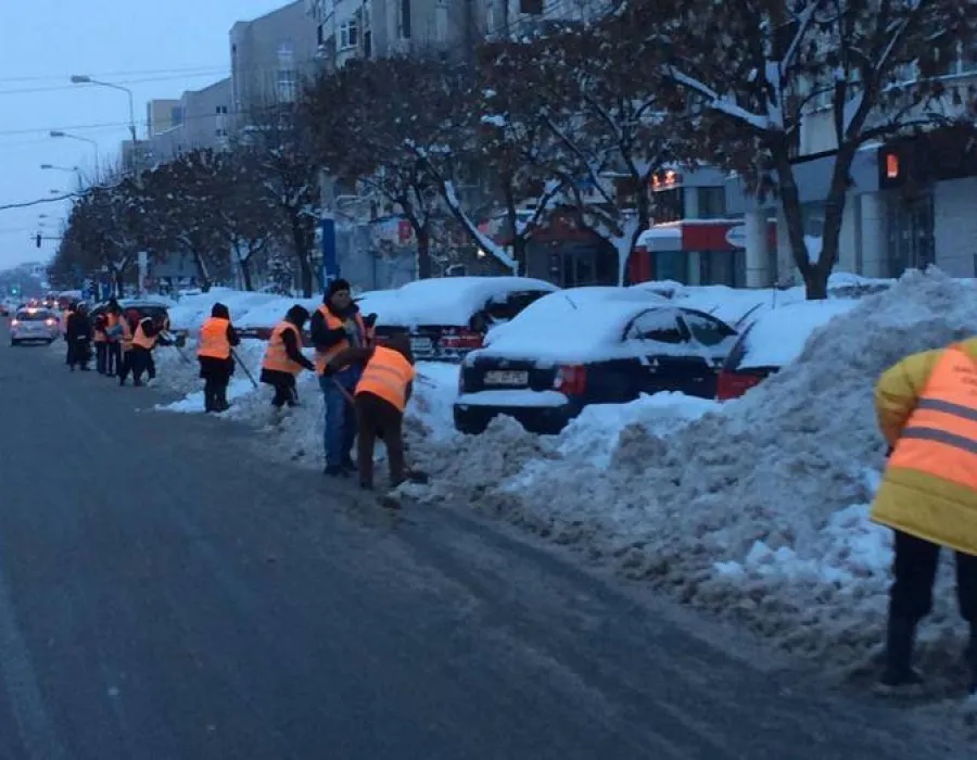 Foto Astăzi aflăm cine deszăpezeşte, la iarnă, Craiova