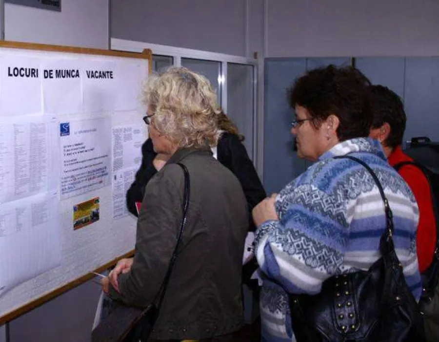 Foto 8% din salariaţii ţării, la Dolj