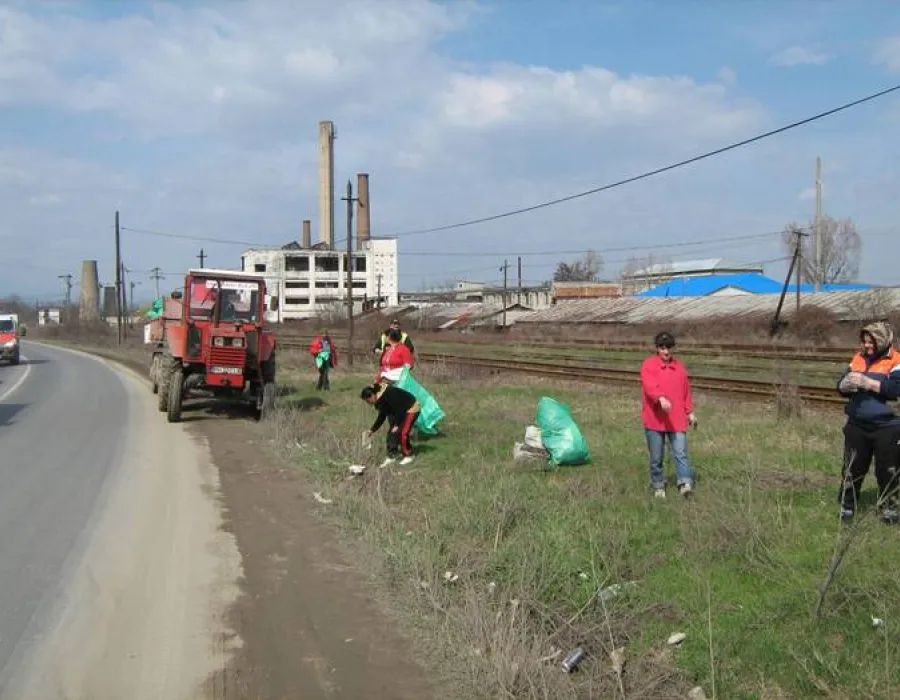 Foto Închisoare cu suspendare şi muncă în folosul comunităţii pentru spărgătorii de societăţi opriţi cu focuri de armă